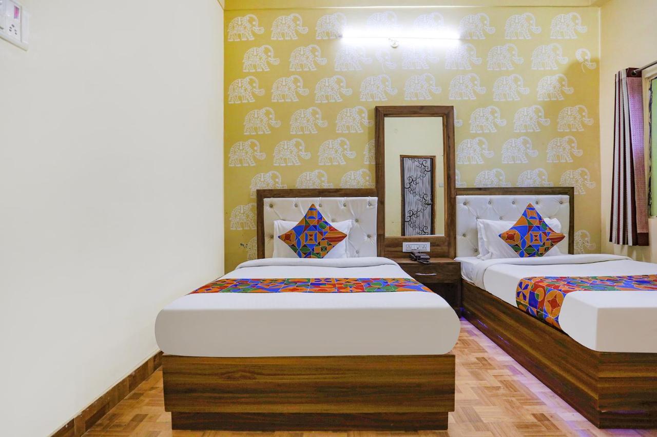 Fabhotel Shivam Palace Varanasi Exterior photo