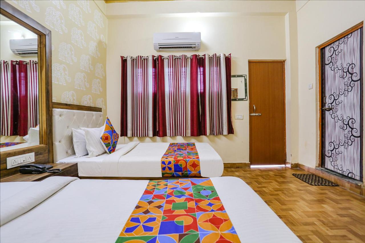 Fabhotel Shivam Palace Varanasi Exterior photo
