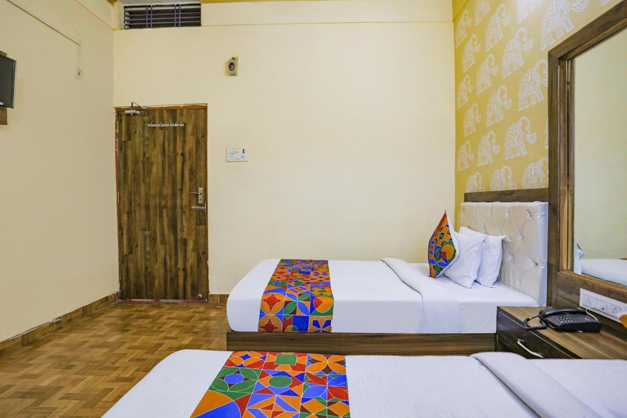 Fabhotel Shivam Palace Varanasi Exterior photo