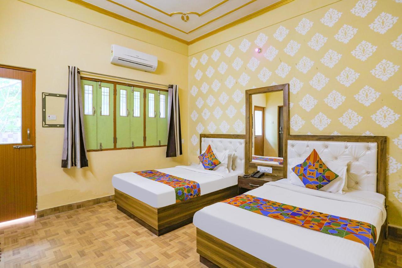 Fabhotel Shivam Palace Varanasi Exterior photo